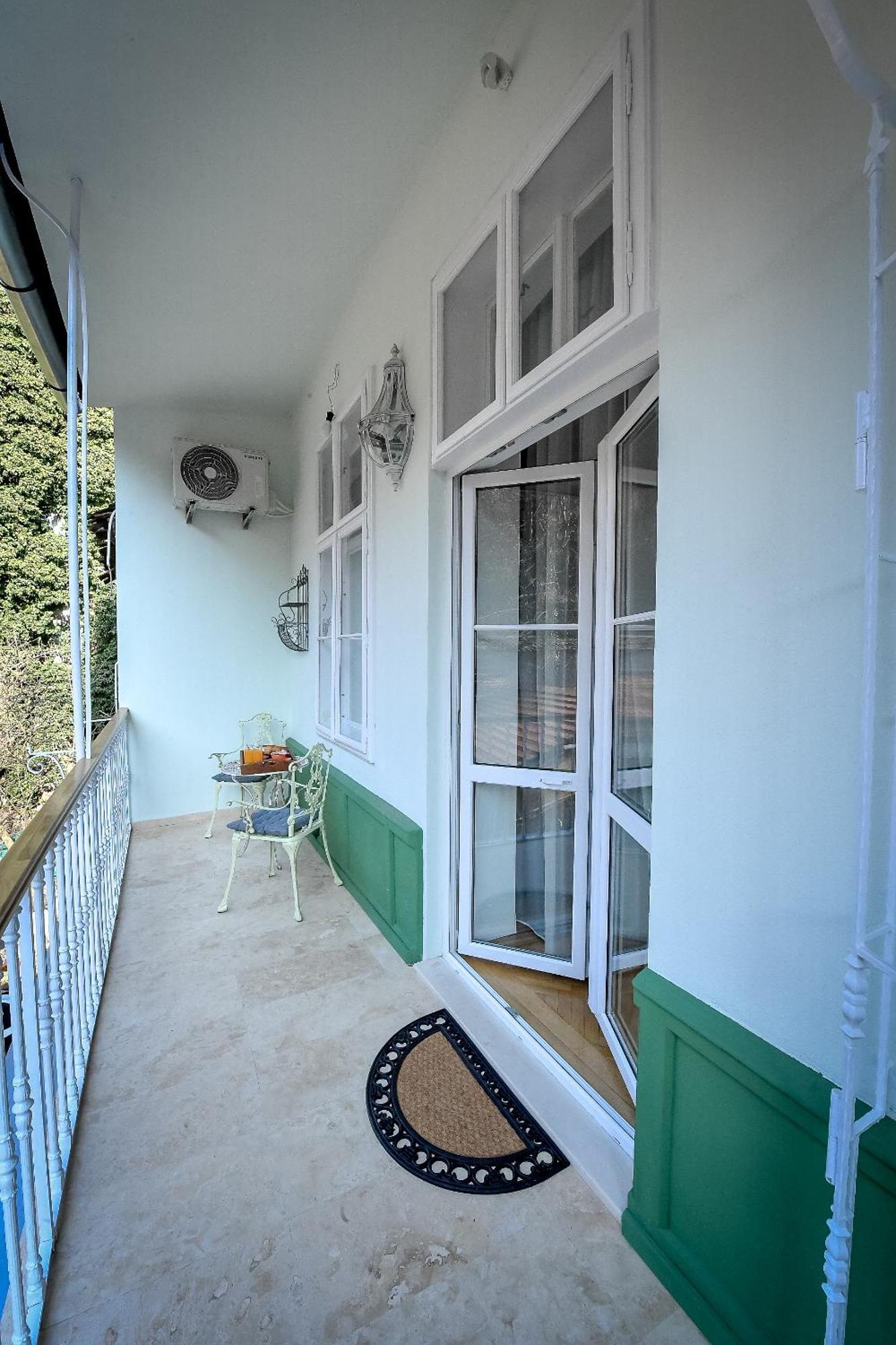 Apartment with Balcony